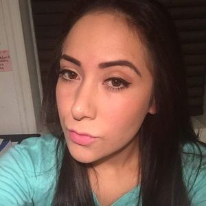 Meet your Posher, Estestefania